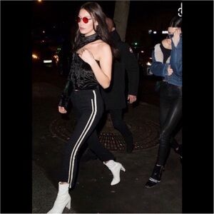 MOTHER Insider Crop Step Fray Jeans In Black Guilty Racer 25